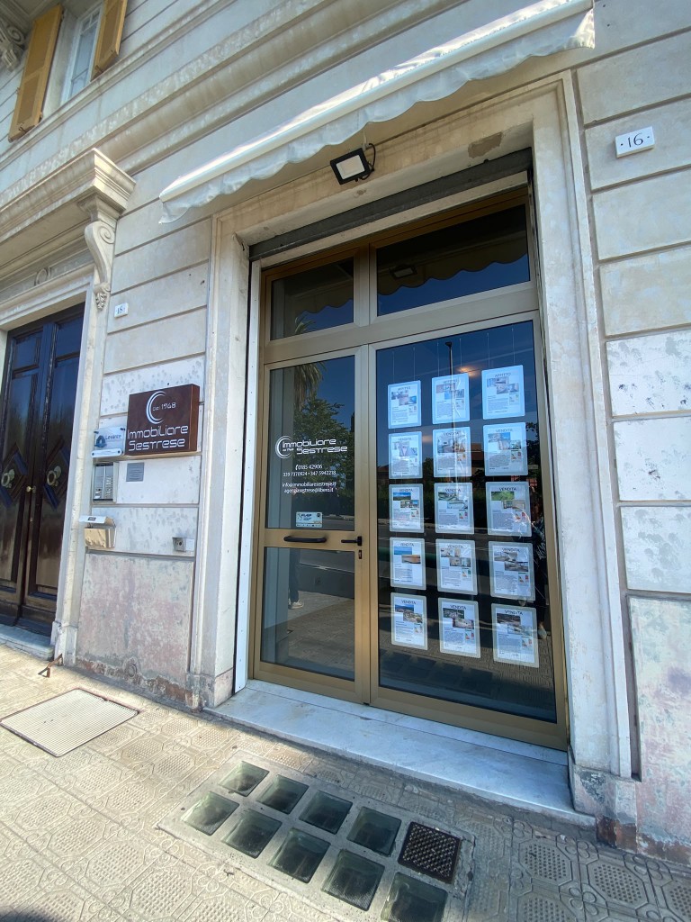 Esterno Agenzia Immobiliare Sestrese