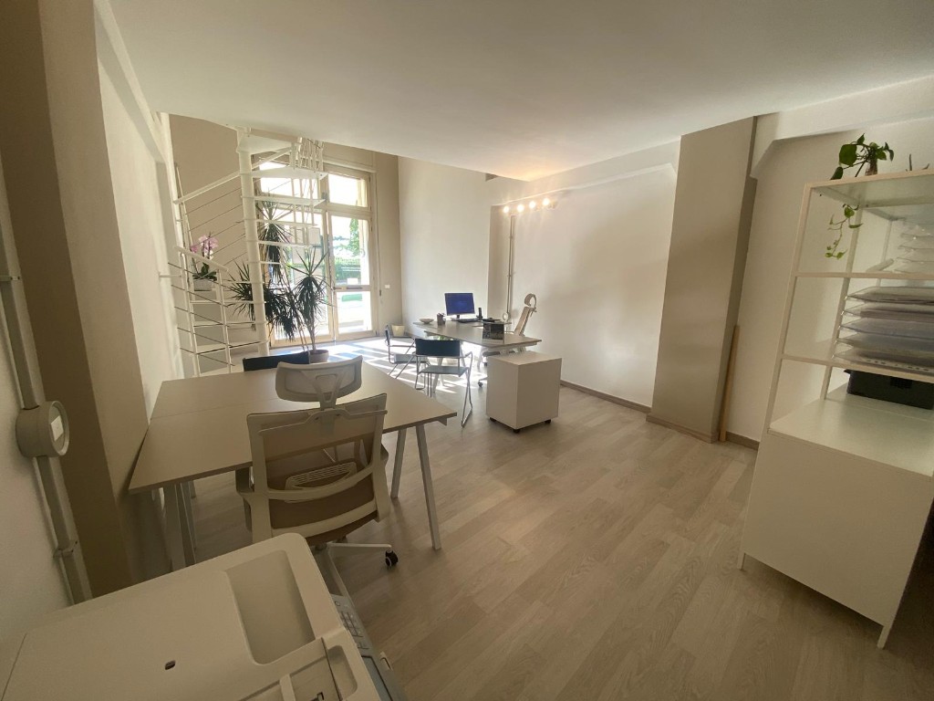 Interno ufficio Immobiliare Sestrese